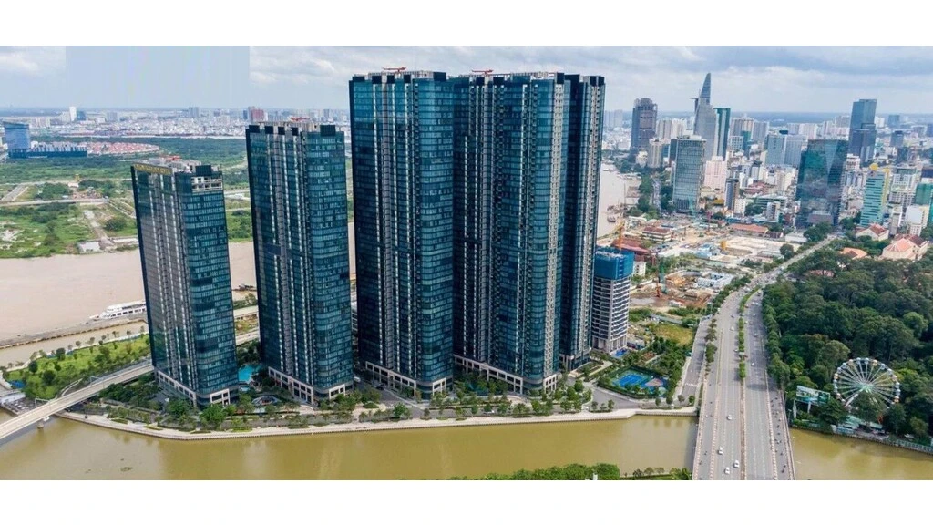 Luxury 5, Bason