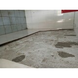 nứt vỡ gạch ở khu vực chịu tải trọng nặng nứt vỡ gạch ở khu vực chịu tải trọng nặng