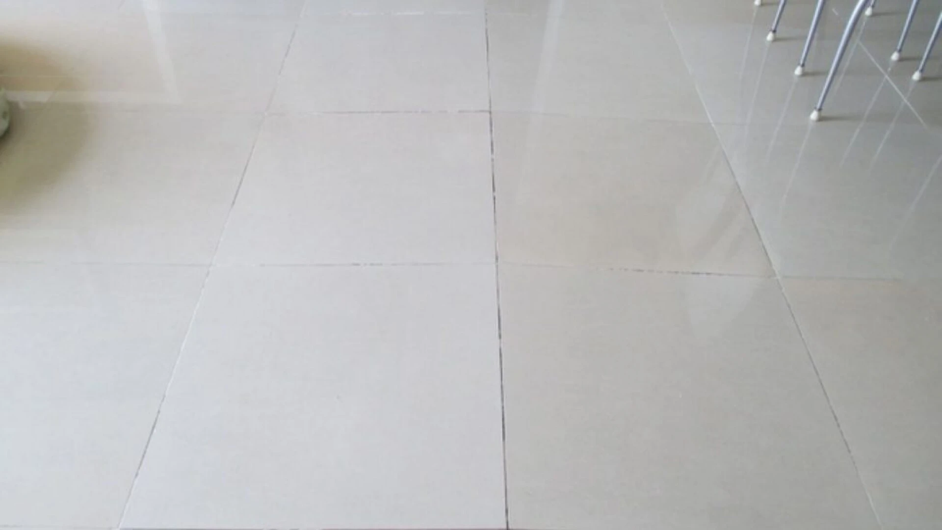 Gạch lát nền bị phồng: Nguyên nhân và cách xử lý đúng kỹ thuật