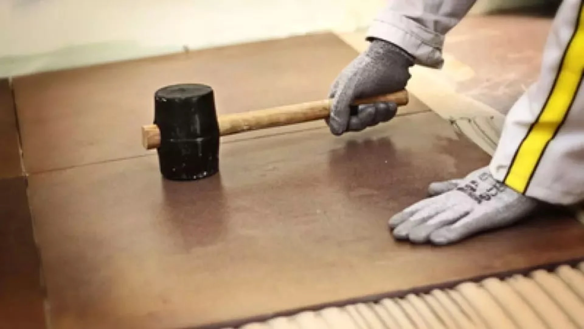 keo dán gạch khổ lớn 01