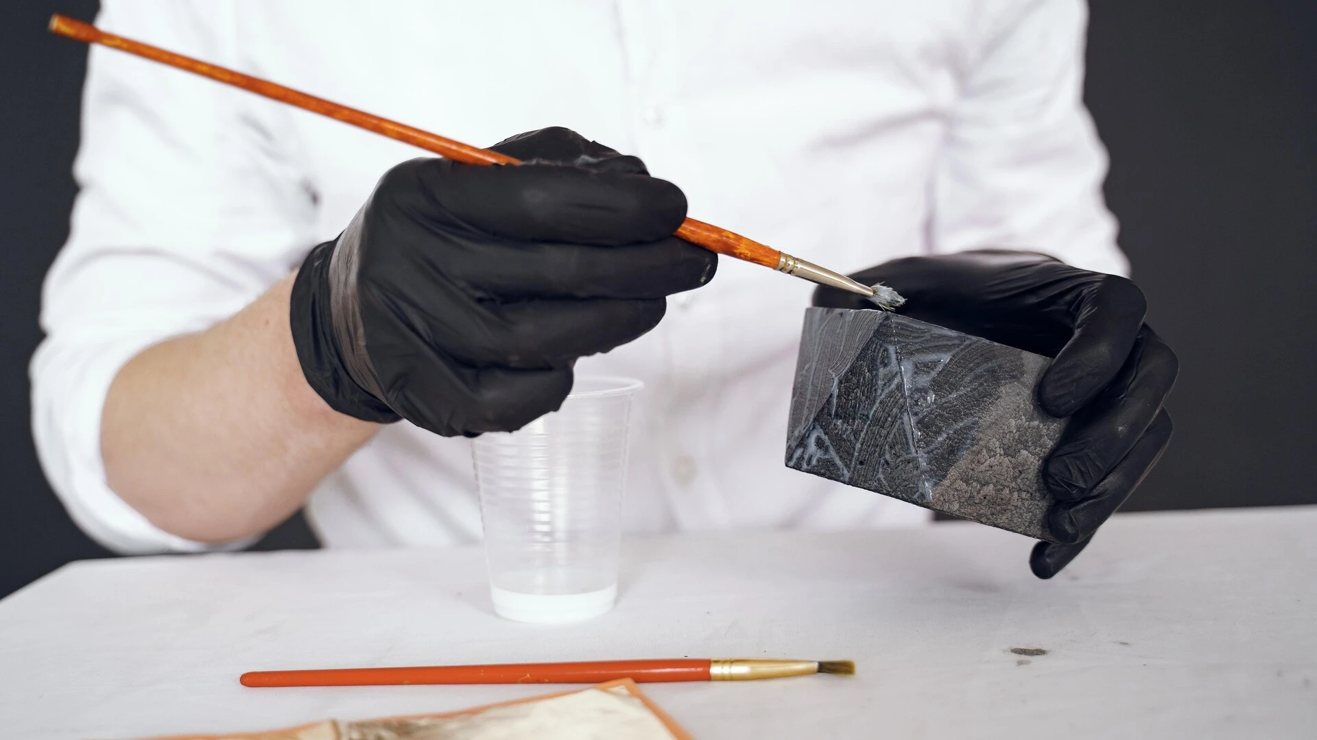 keo-epoxy.jpg Keo epoxy là giải pháp kết dính hàng đầu trong thi công ốp lát