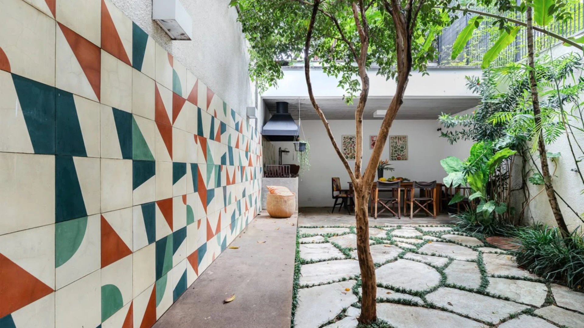 Gạch ốp tường ngoài trời đẹp, chống thấm tốt nhất