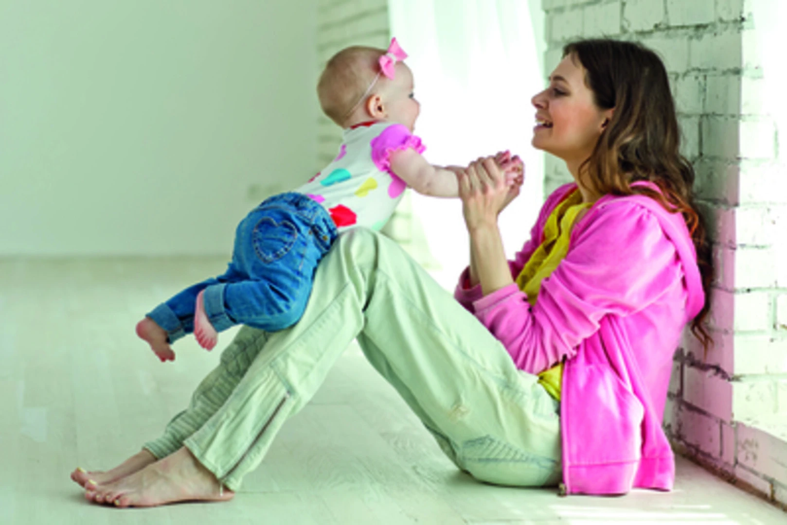 Dán gạch tường rất thích hợp cho những gia đình có con nhỏ