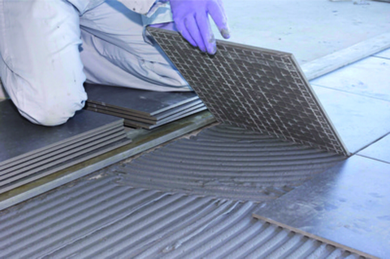 Keo dán gạch tốt nhất hiện nay sẽ giải quyết những hạn chế của hồ dầu