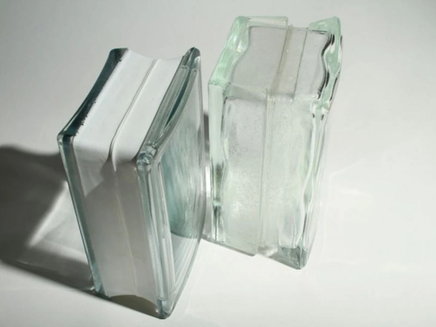 gạch kính - đường ron lớn