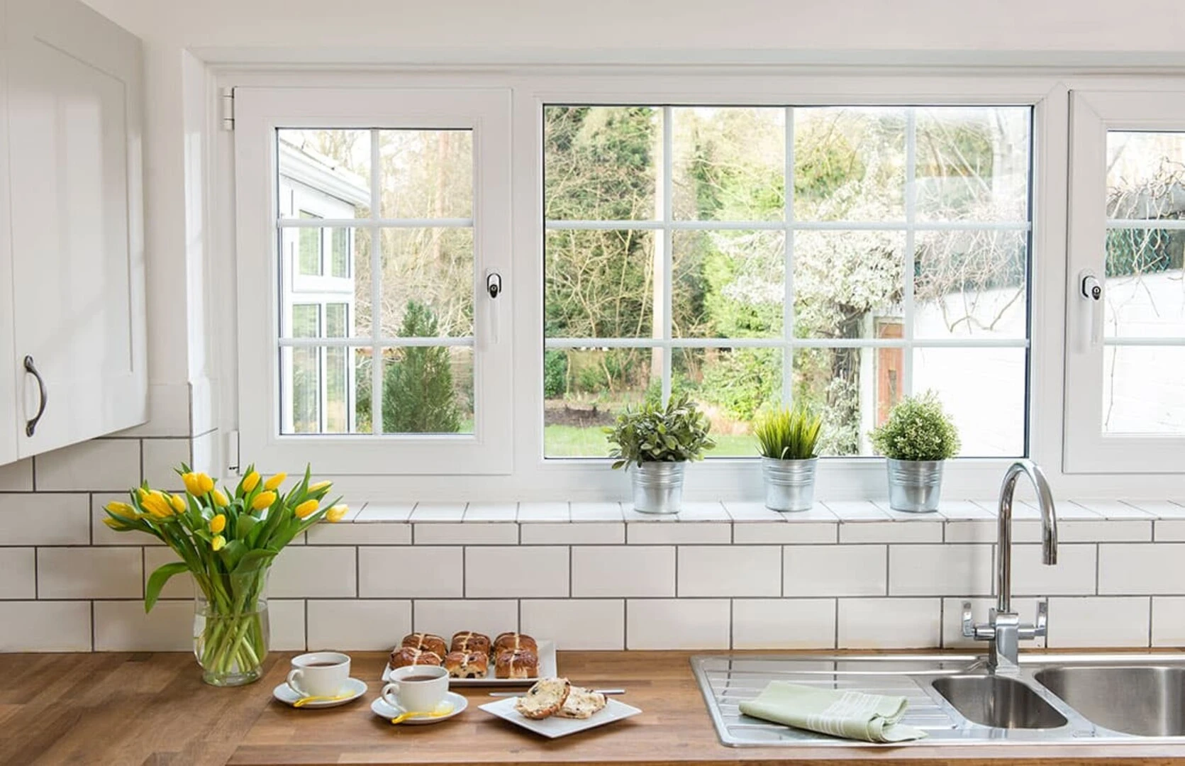 gạch kính lấy sáng cửa sổ