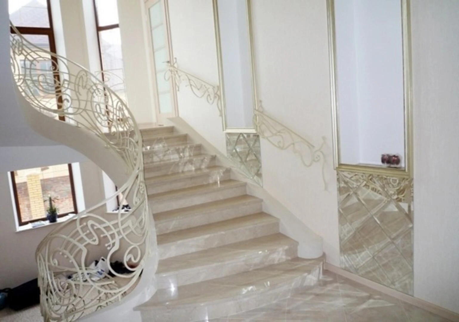  Đá tự nhiên ốp tường cầu thang (Nguồn: ibstrade.com)