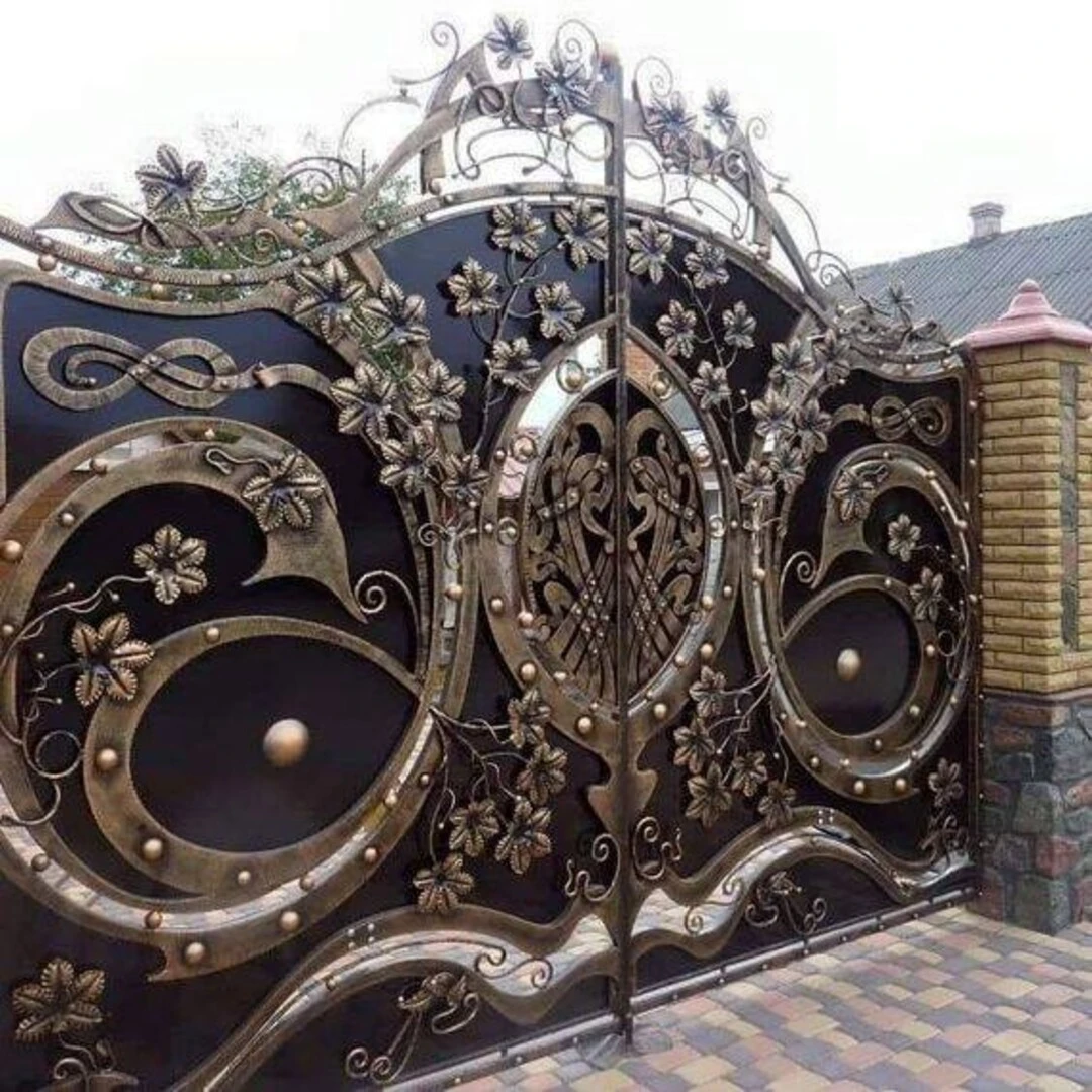 Mẫu gạch ốp cổng màu vàng tự nhiên