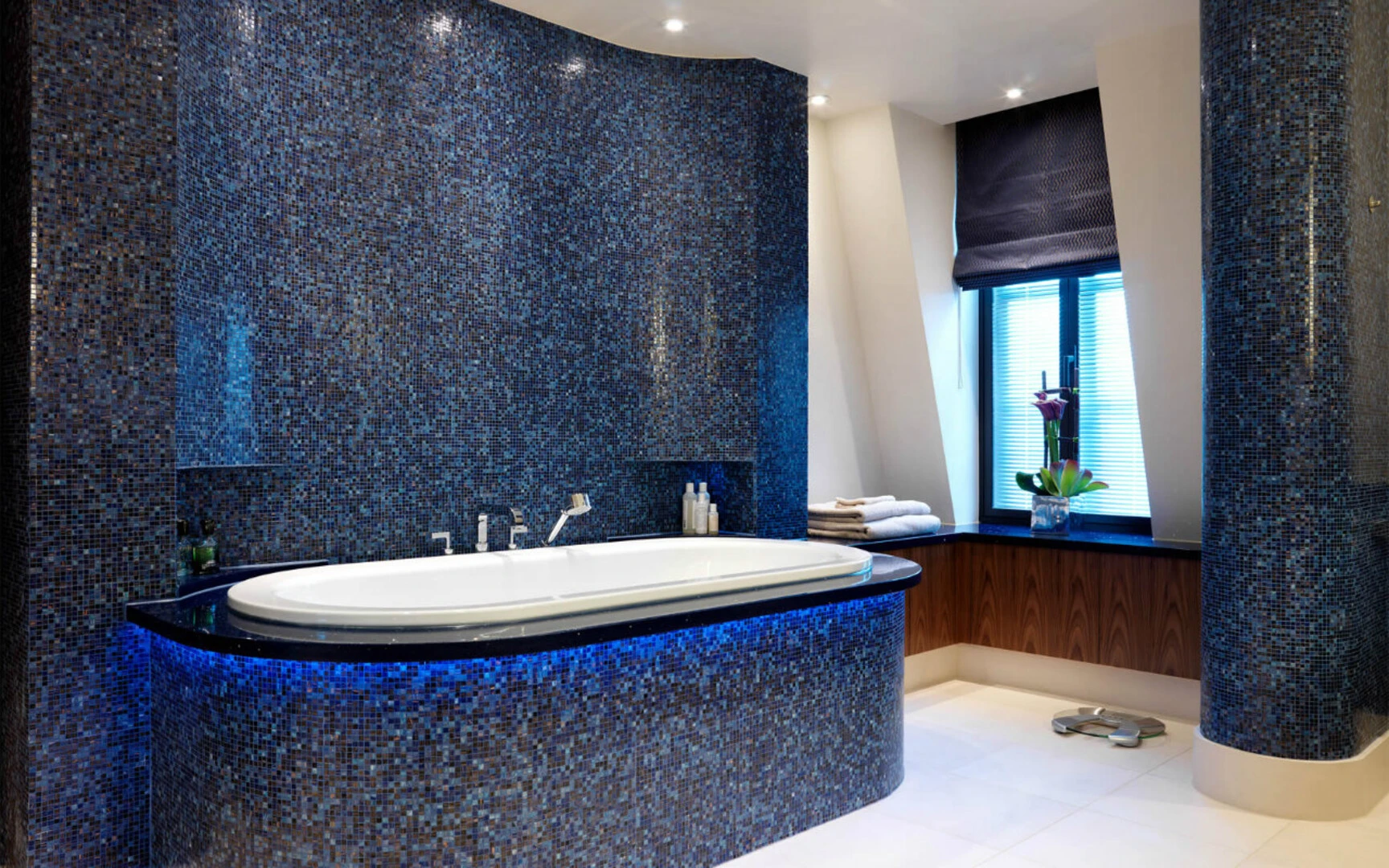 đá mosaic Trang trí tường nhà vệ sinh, phòng tắm