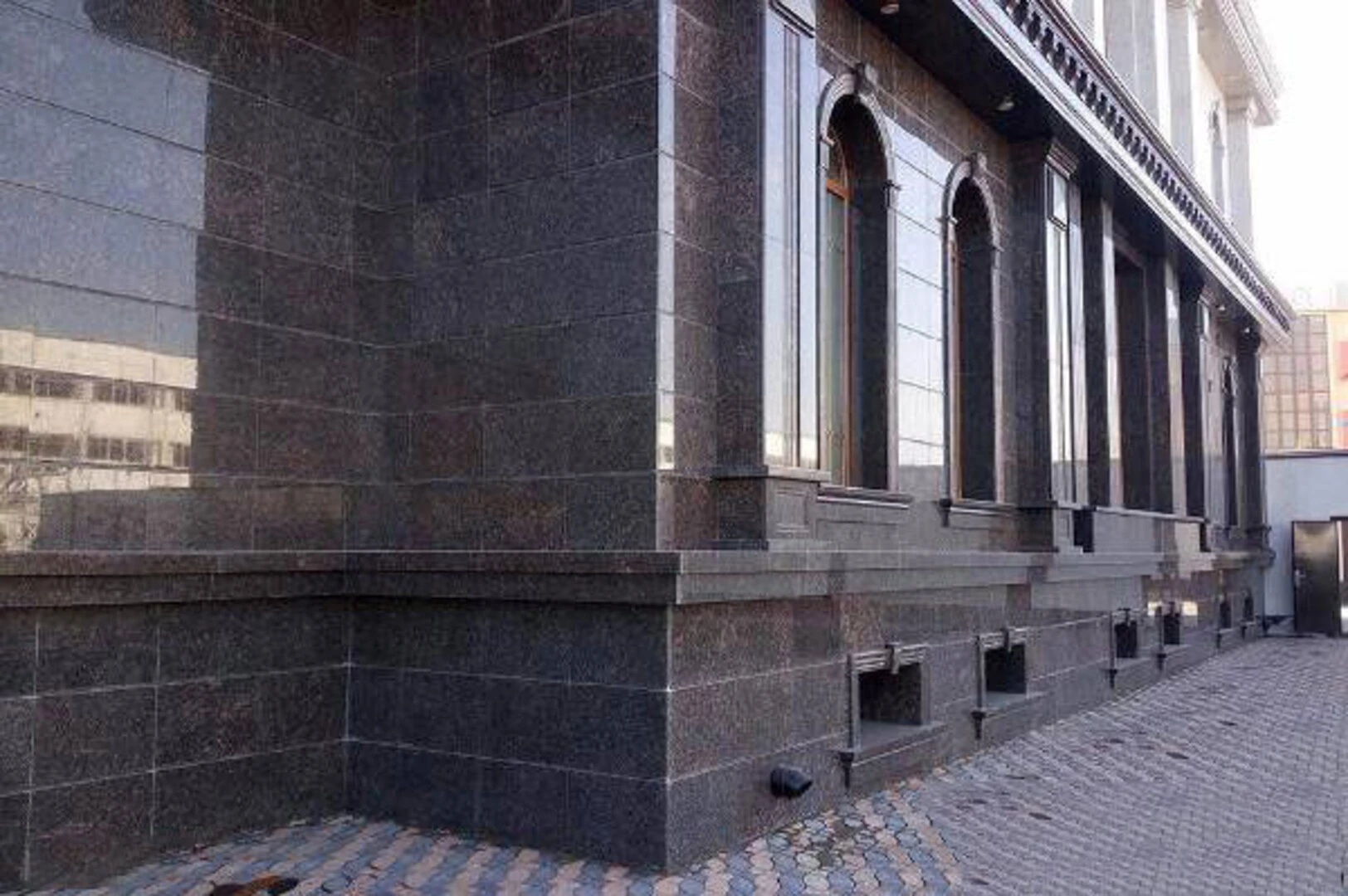 đá ốp tường mặt tiền