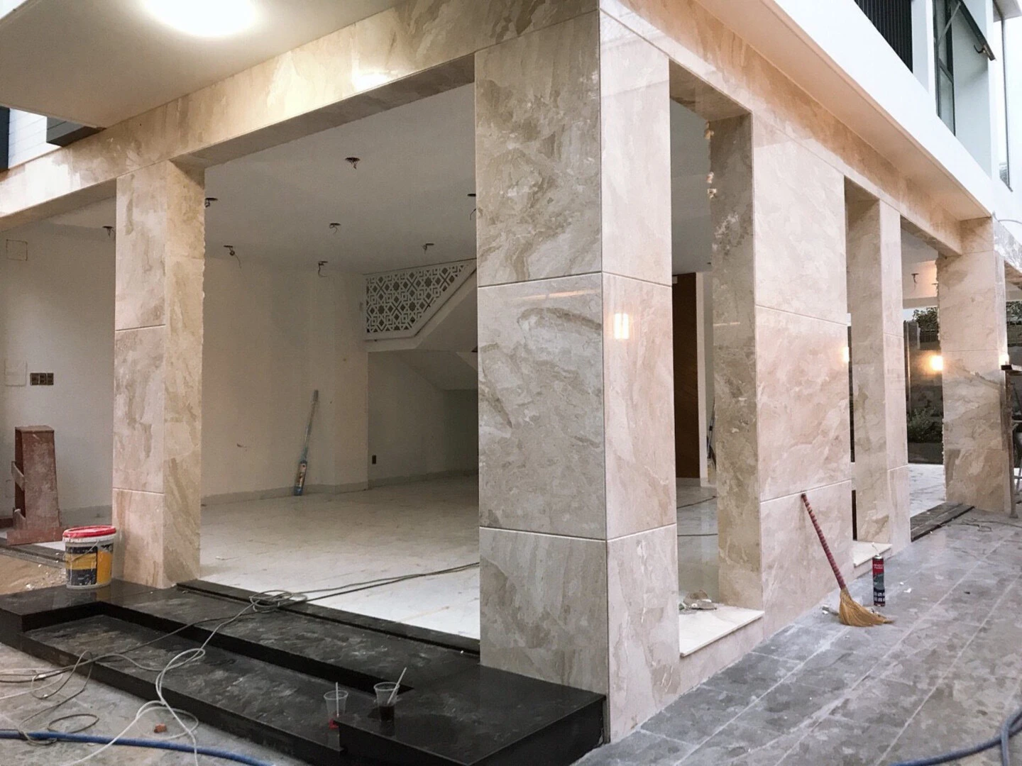 Gạch giả đá marble ốp mặt tiền
