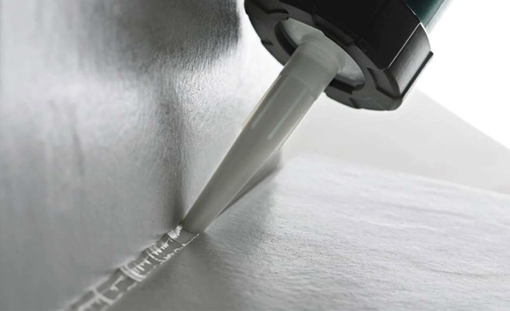 keo chống thấm dán kim loại