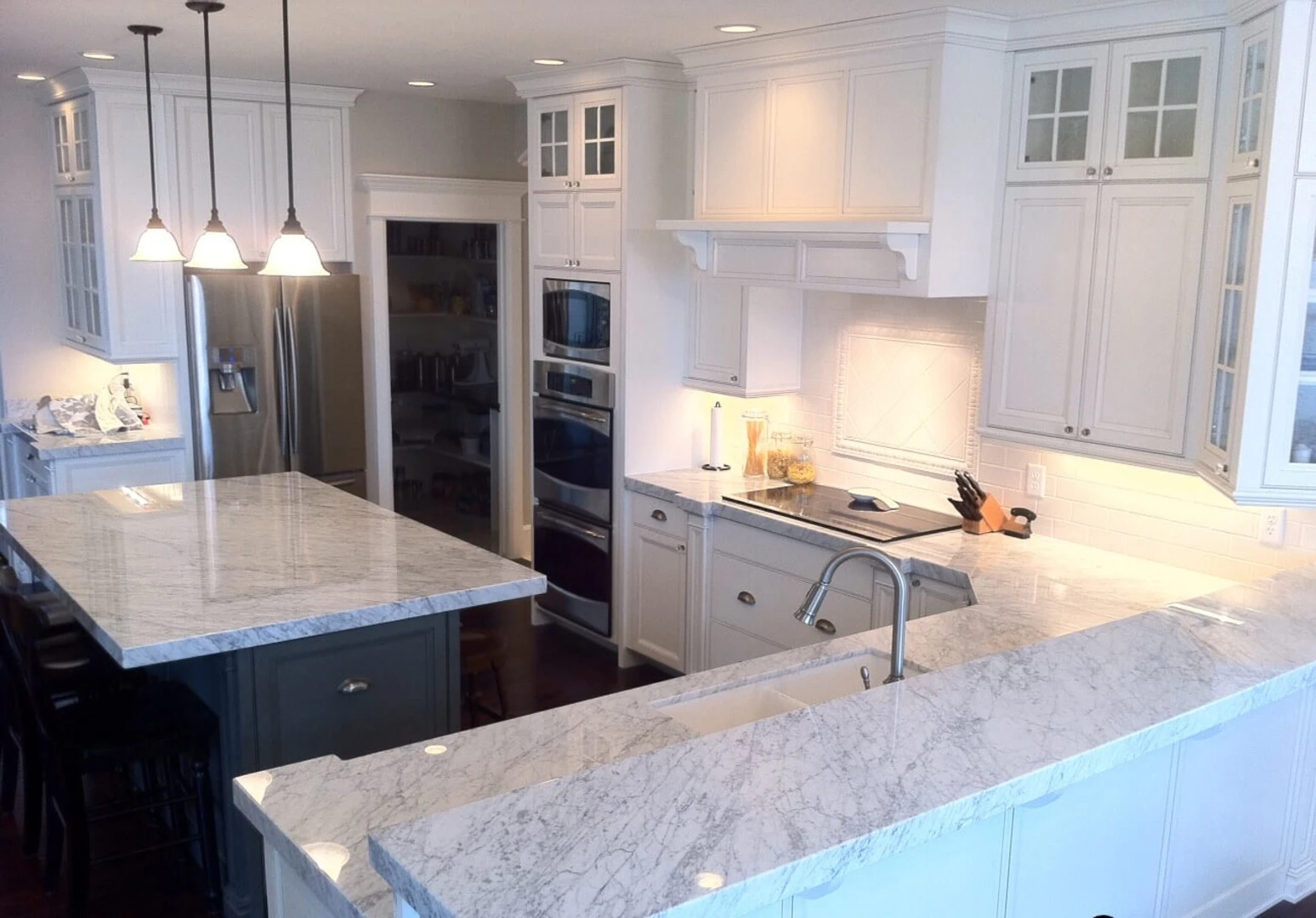 Đá marble trắng Bianco Carrara (Nguồn: baohastone.vn) Đá marble trắng Bianco Carrara