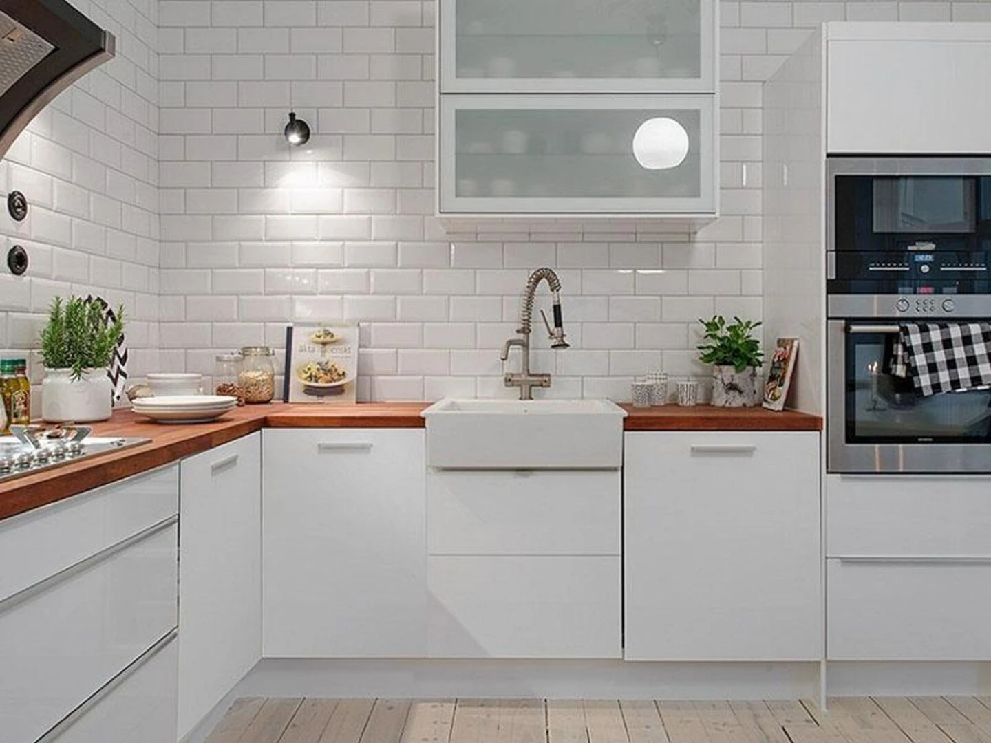 gạch thẻ ốp bếp giả đá