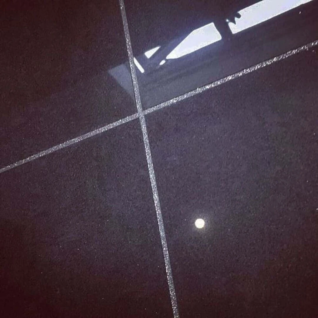 dùng vữa chà ron 2 thành phần giữa các viên gạch