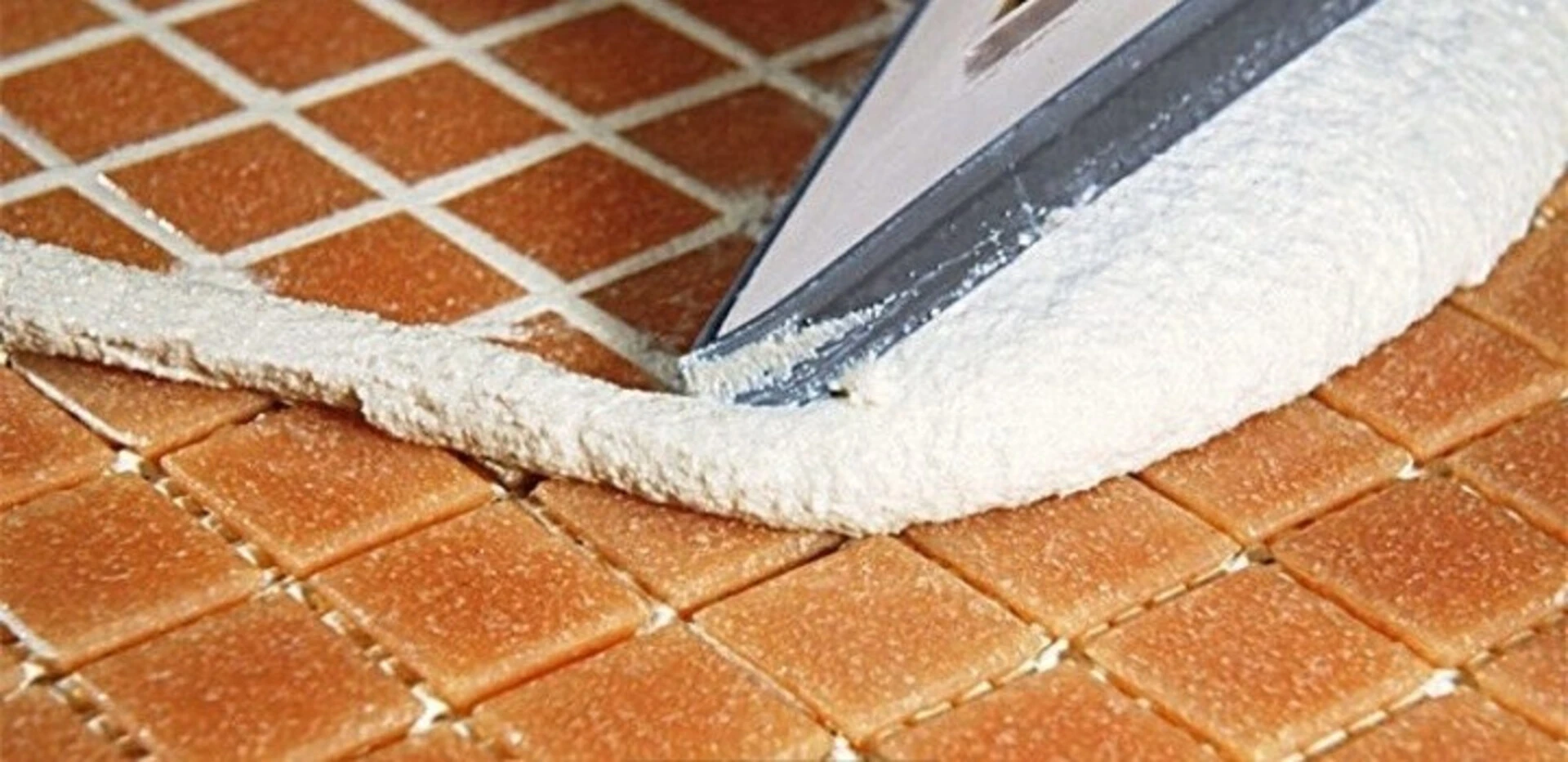 Keo chà ron, keo chít mạch là gì