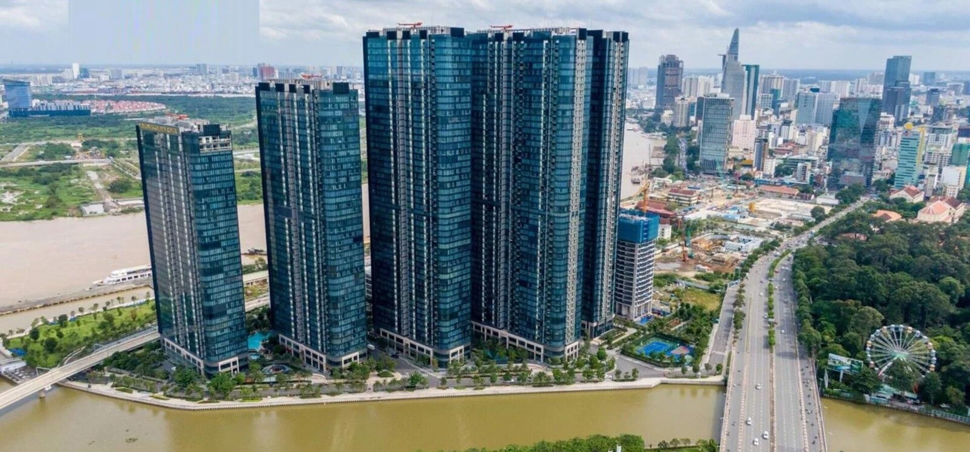 Luxury 5, Bason