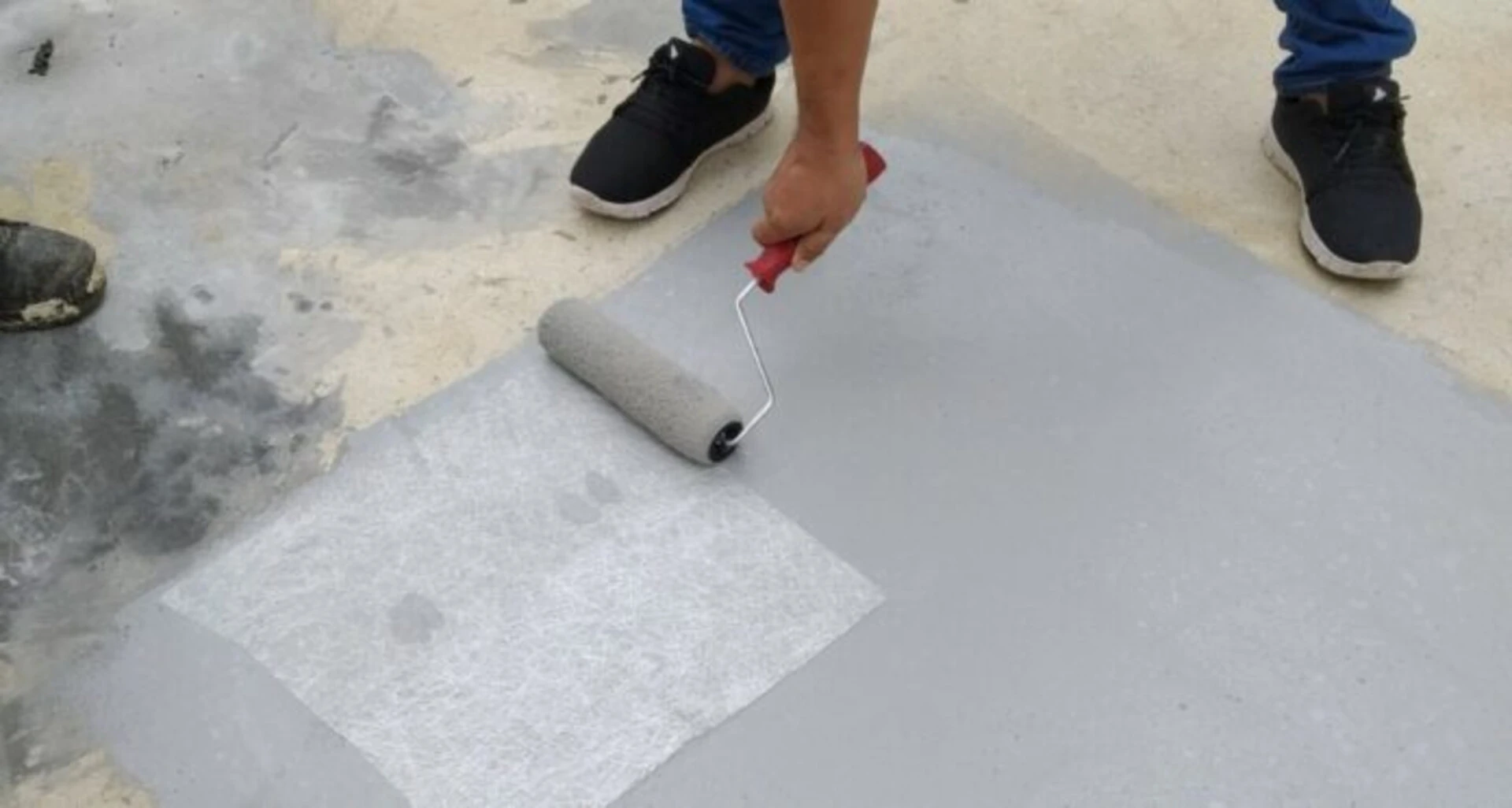 Chất chống thấm giúp công trình không bị ảnh hưởng bởi nước hoặc chống lại sự xâm nhập của nước