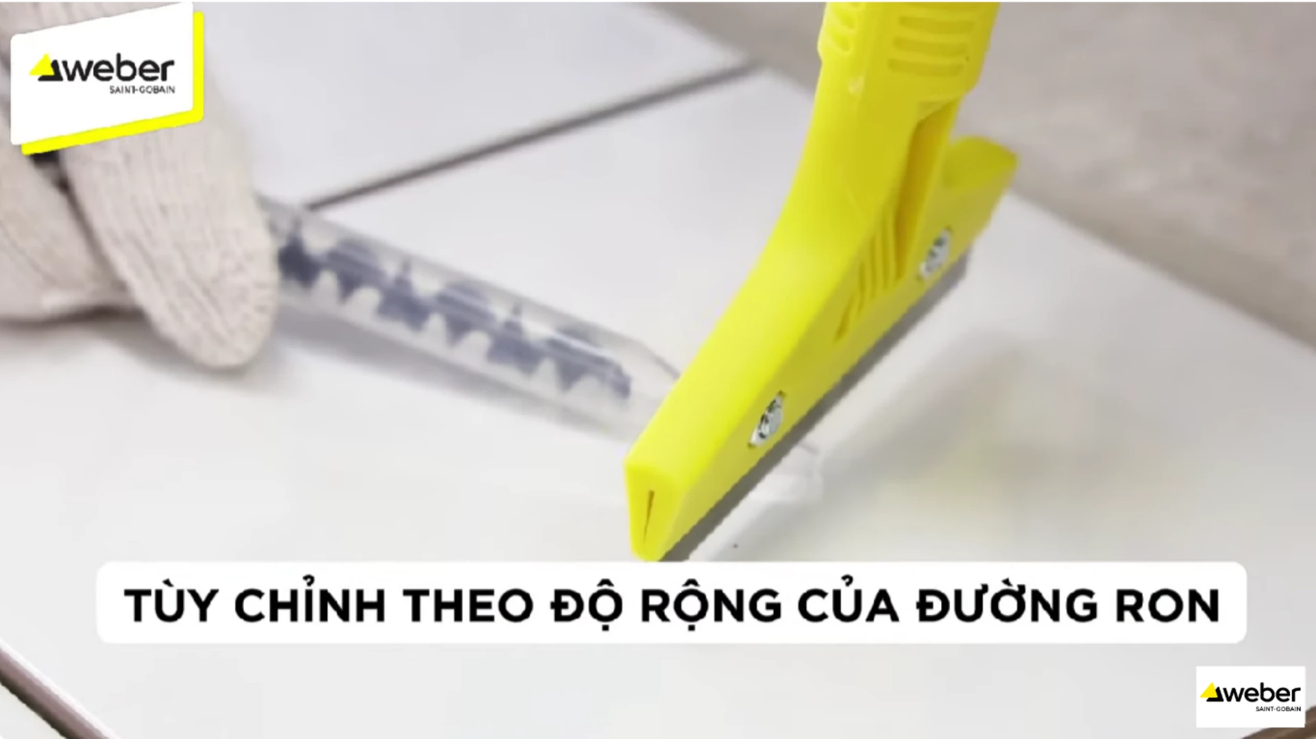 Cắt vòi một cách chính xác để việc bơm keo vào các khe ron được đều