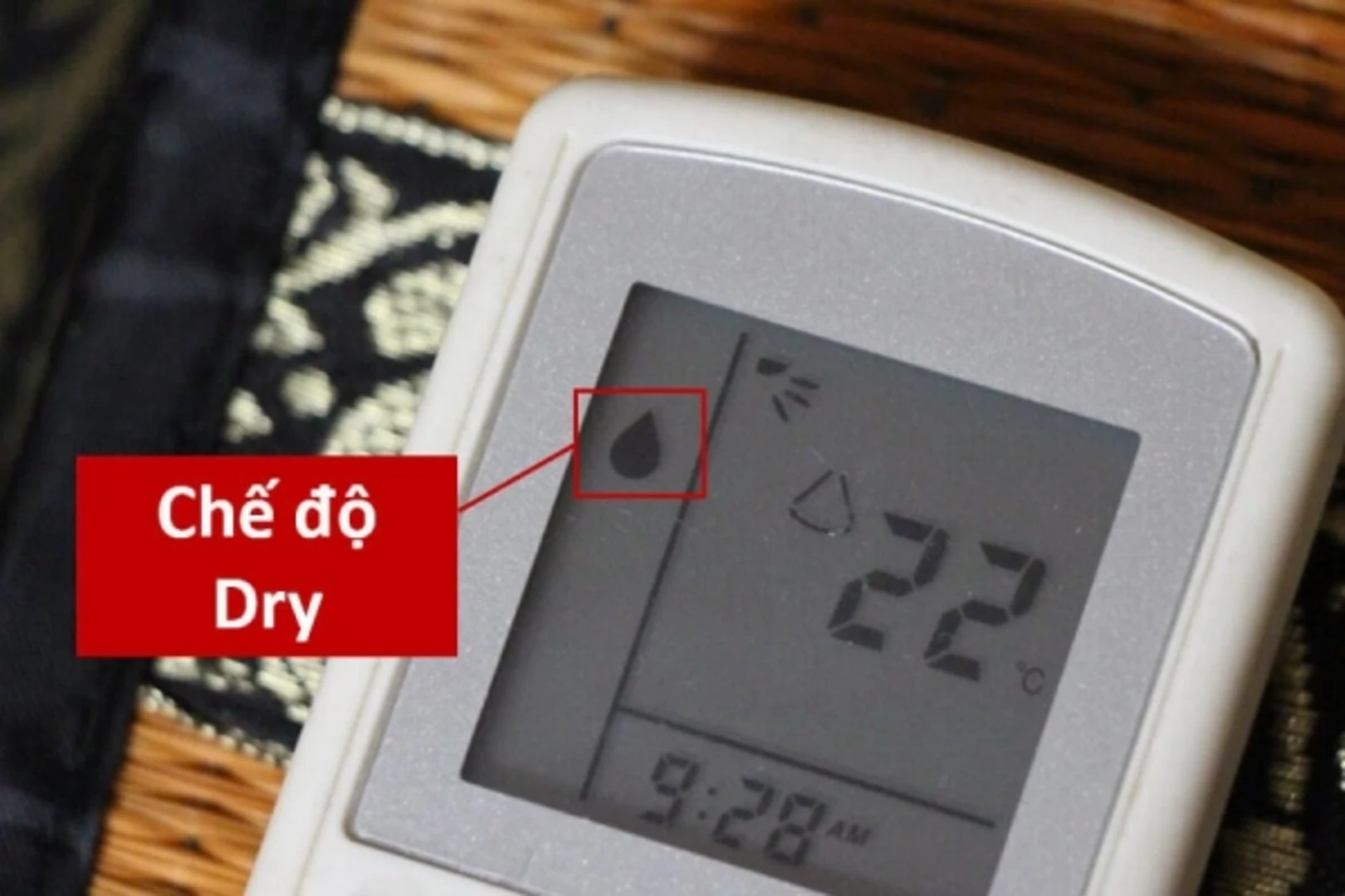 Lưu ý xây nhà mùa nồm - Chống nồm ẩm bằng cách mở điều hòa ở chế độ hong khô