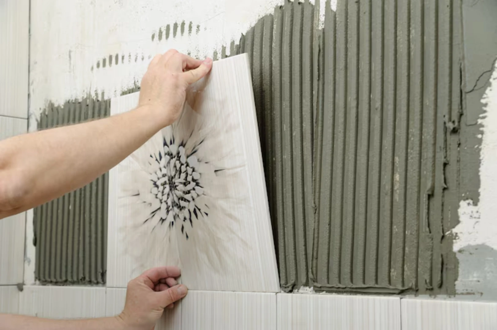 Những lưu ý trong cách dán gạch lên tường