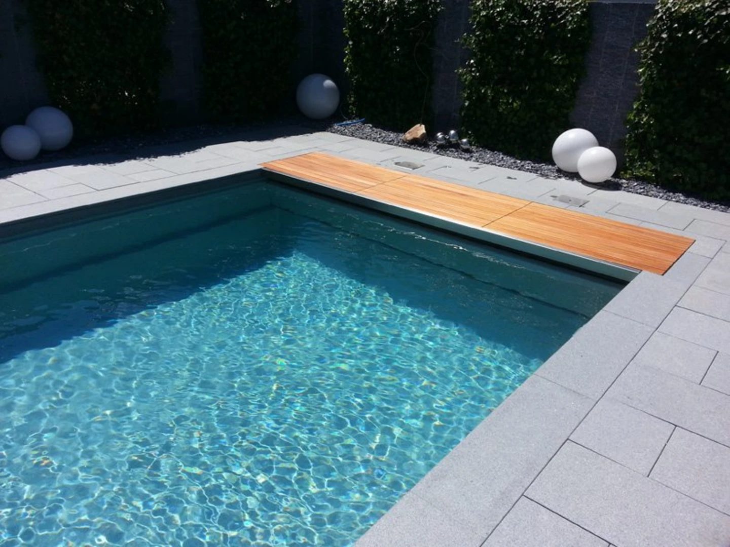 keo chà ron hồ bơi