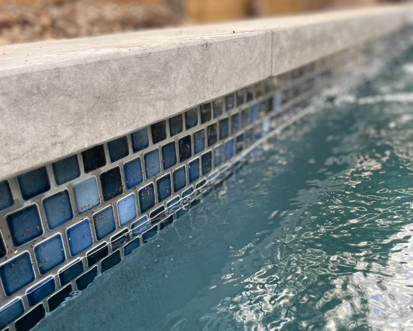 keo chà ron hồ bơi