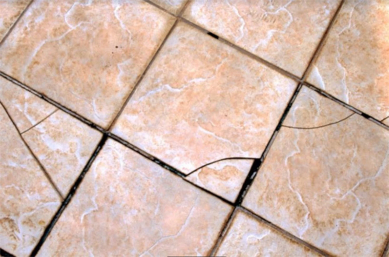 Tác hại khi không xử lý ron gạch bị đen kịp thời