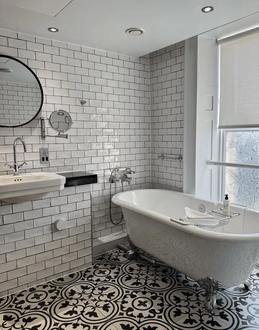 Tránh thi công gạch nhà tắm hiện đại bằng hồ dầu, xi măng trắng