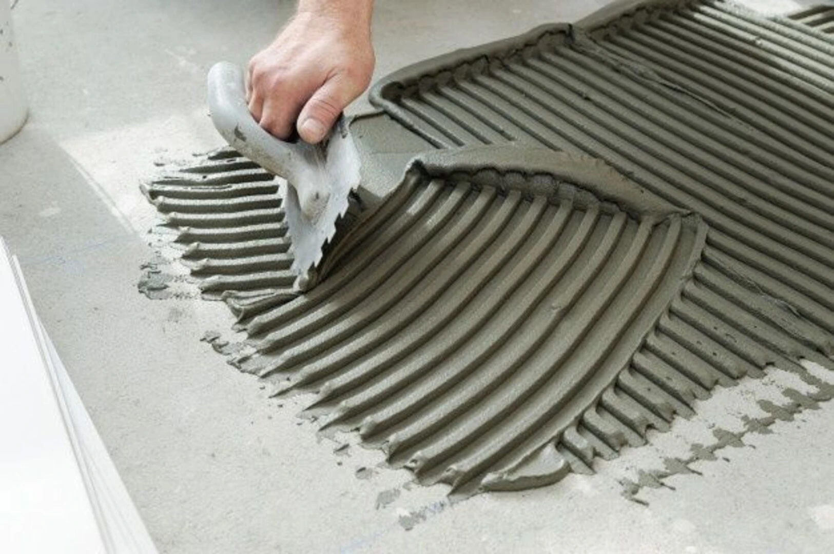 Tìm mua keo dán gạch dùng được cho nhiều loại gạch