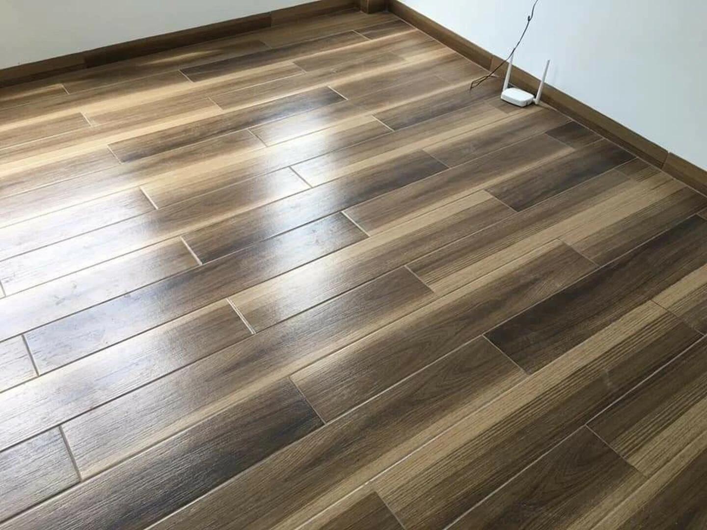 Keo chà ron gạch giả gỗ có độ bám dính cao