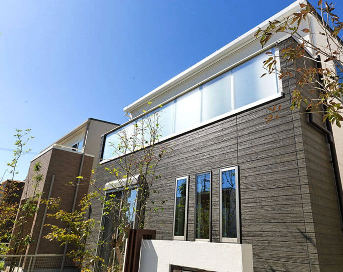 Gạch thẻ ốp mặt tiền inaxcao cấp Nhật Bản có độ chịu bền cao