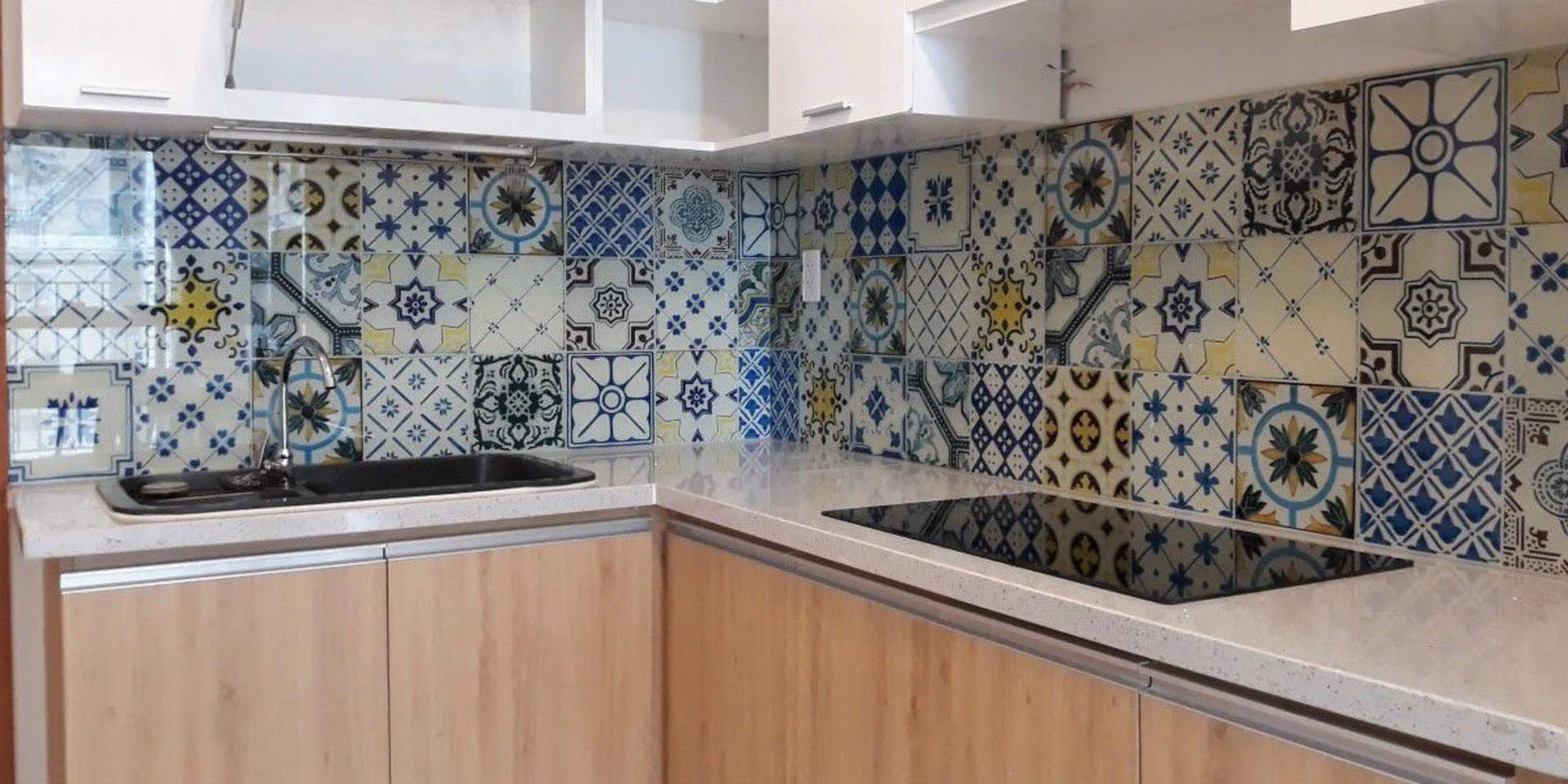 Tạo ấn tượng cho không gian bằng cách ốp gạch nhà bếp ngẫu nhiên