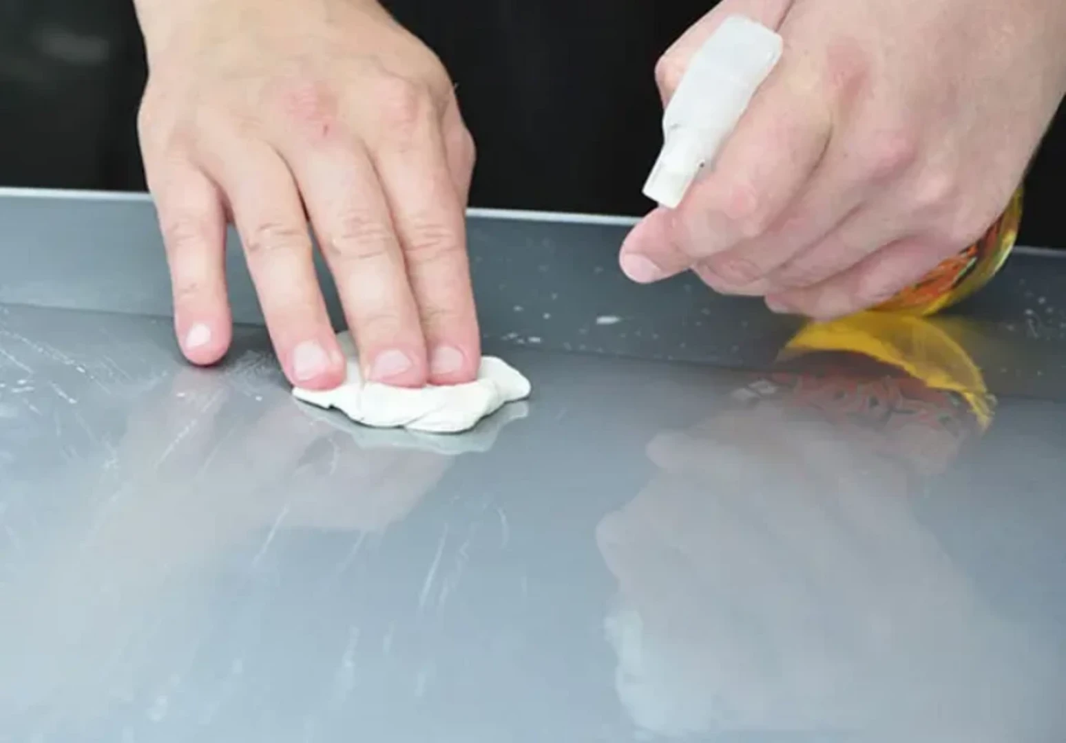 Cách tẩy keo silicon trên nhôm