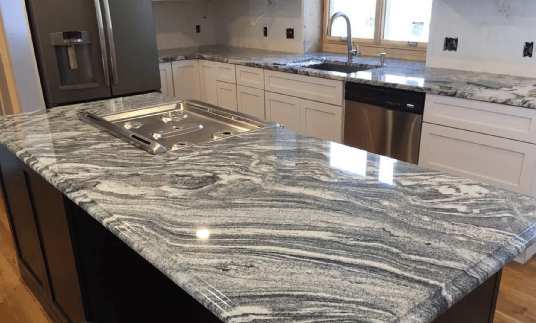 Đá granite chịu nhiệt ốp lát mặt bàn ăn, nhà bếp