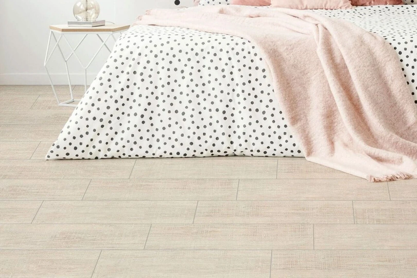 Gạch lát nền giả gỗ