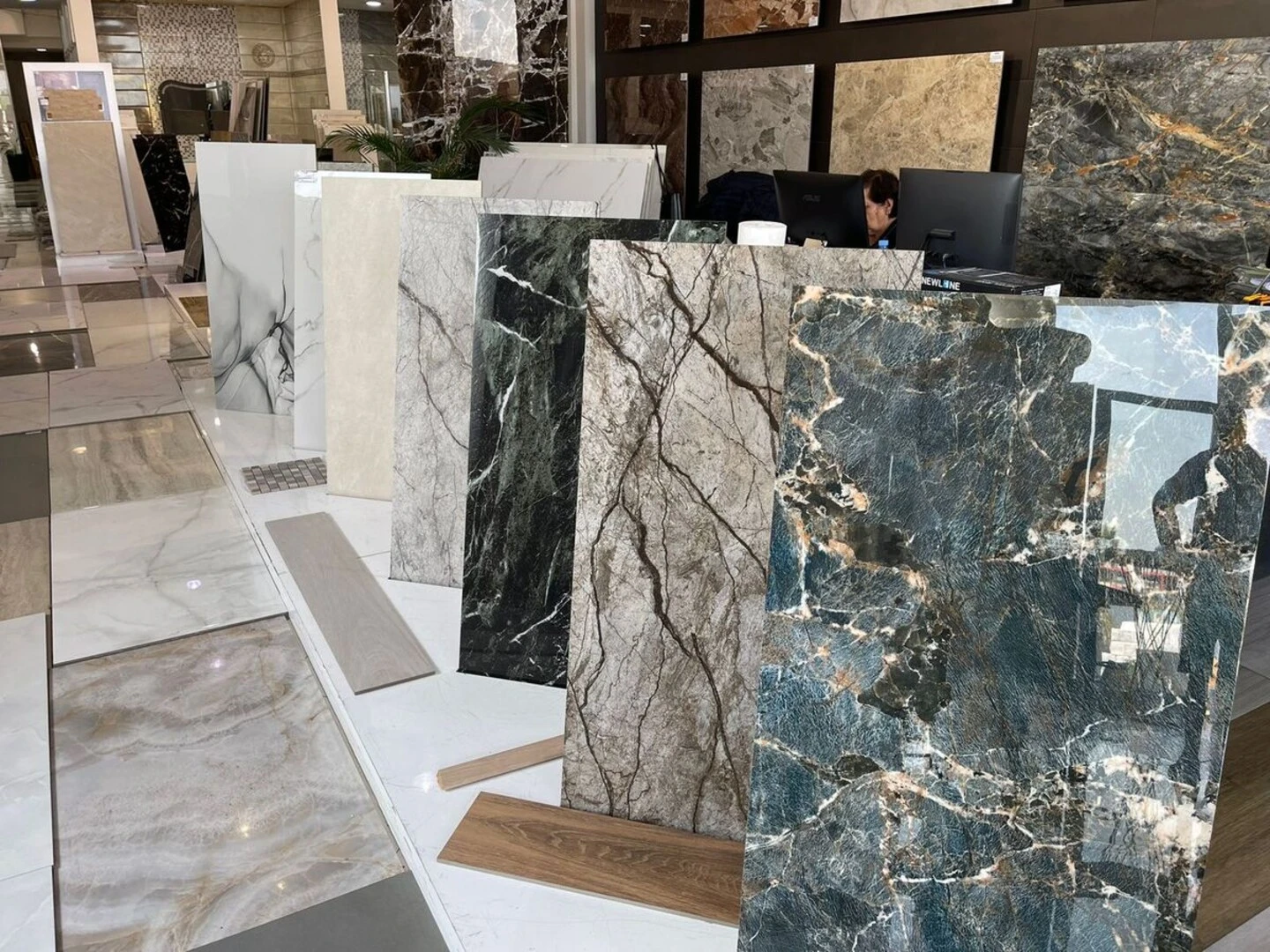 Gạch ốp mặt tiền giả đá dùng cho phong cách cổ điển