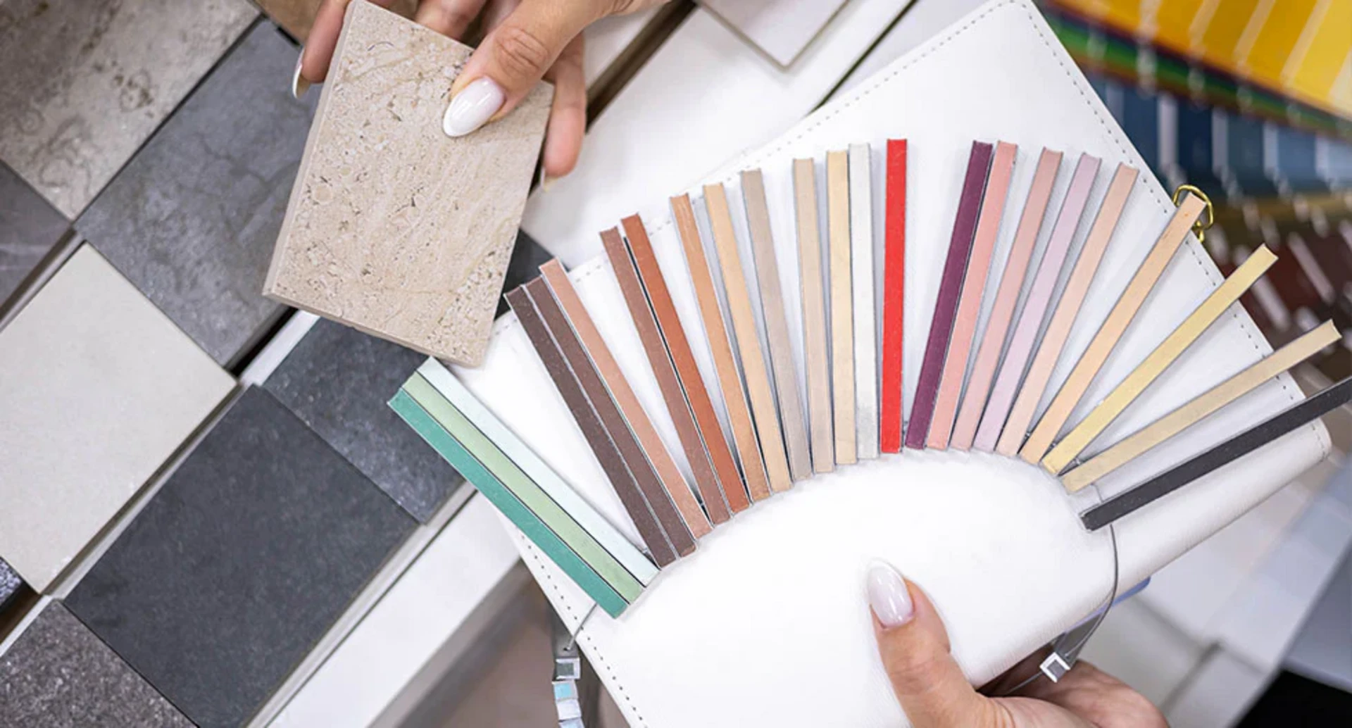 Gạch ốp nhà vệ sinh 30x60 có màu sắc đa dạng, ấn tượng