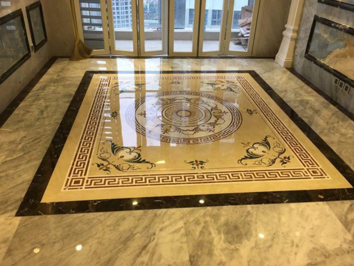 Gạch thảm trống đồng sang trọng