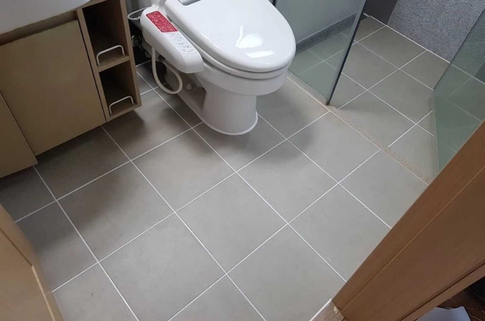 Keo chà ron chất lượng sẽ không bị bào mòn bởi các chất tẩy rửa thông thường