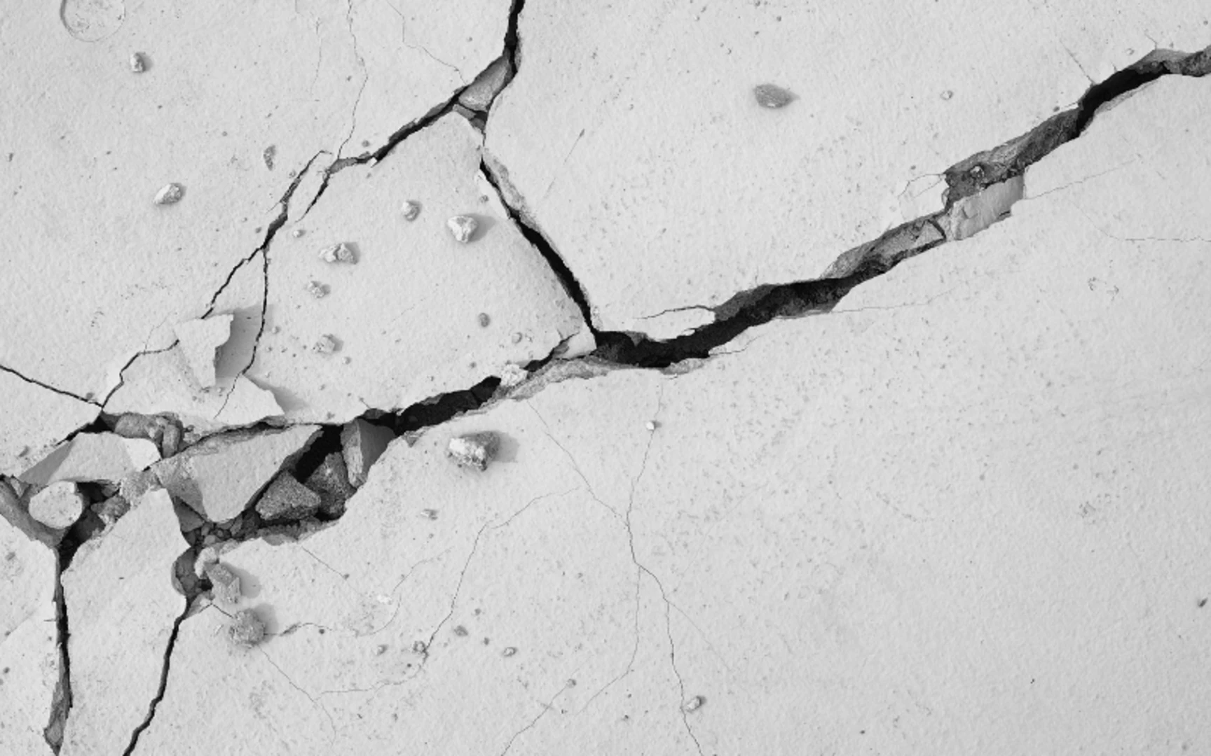 Vết nứt tường lớn do sụt lún