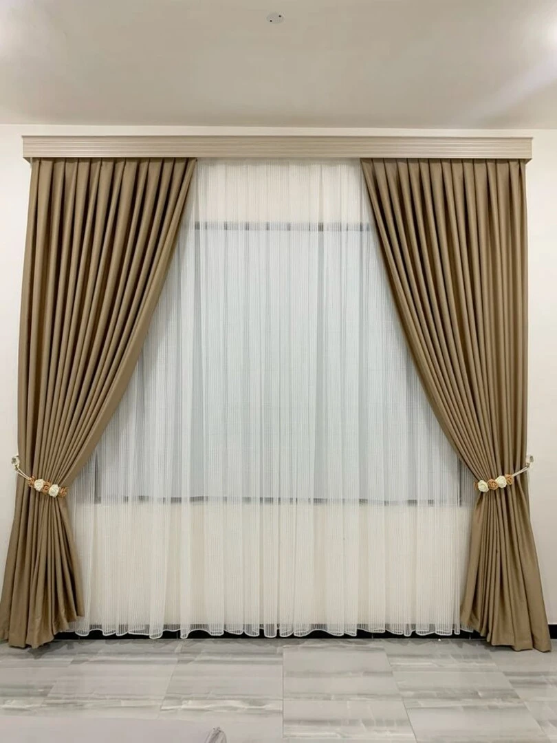 Chọn rèm cửa đa năng khi cải tạo phòng khách