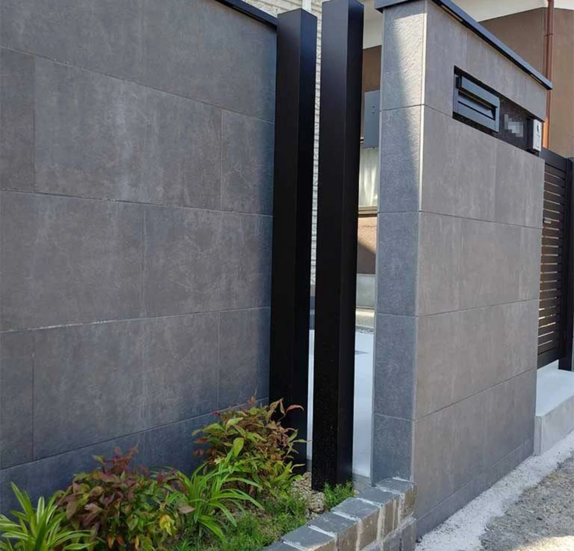 Đá ốp tường cổng chống thấm nước và bền chắc