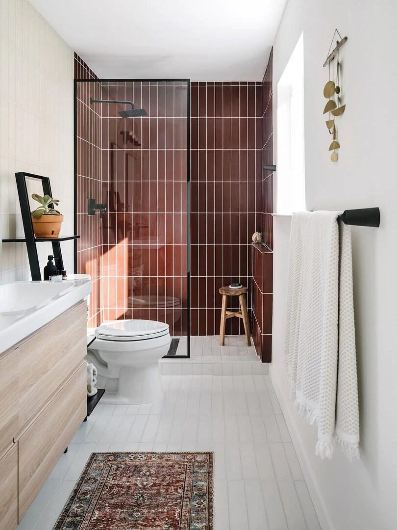 Gạch inax màu đỏ mang lại vẻ mộc mạc cho công trình