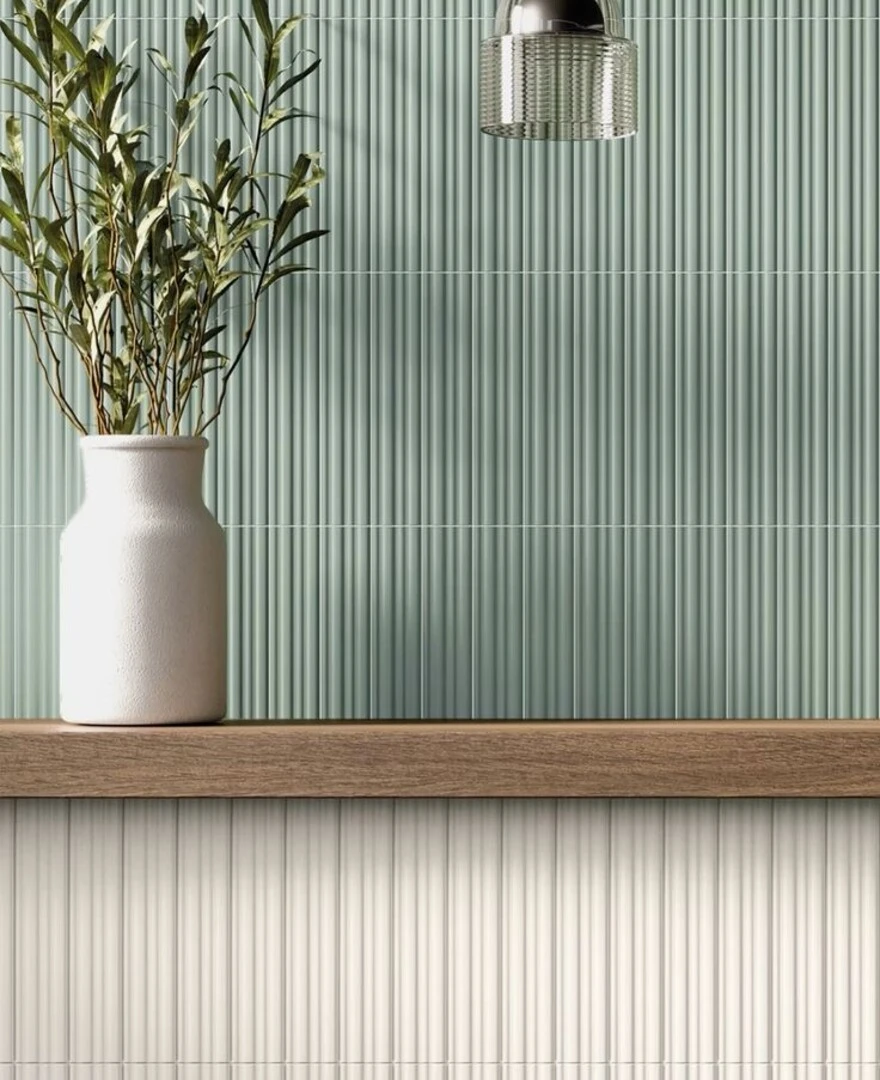 Gạch inax màu xanh tạo cảm giác sạch sẽ và thư giãn