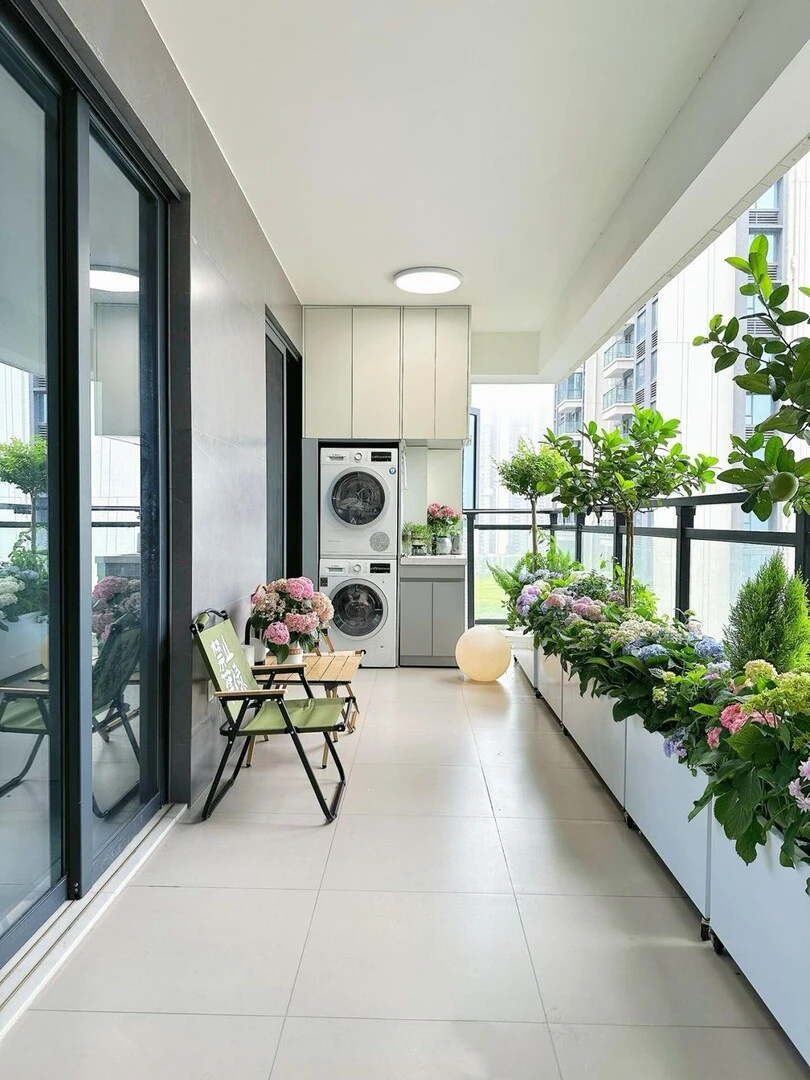 Gạch ốp lát có màu sắc trung tính, chất liệu gần gũi với thiên nhiên