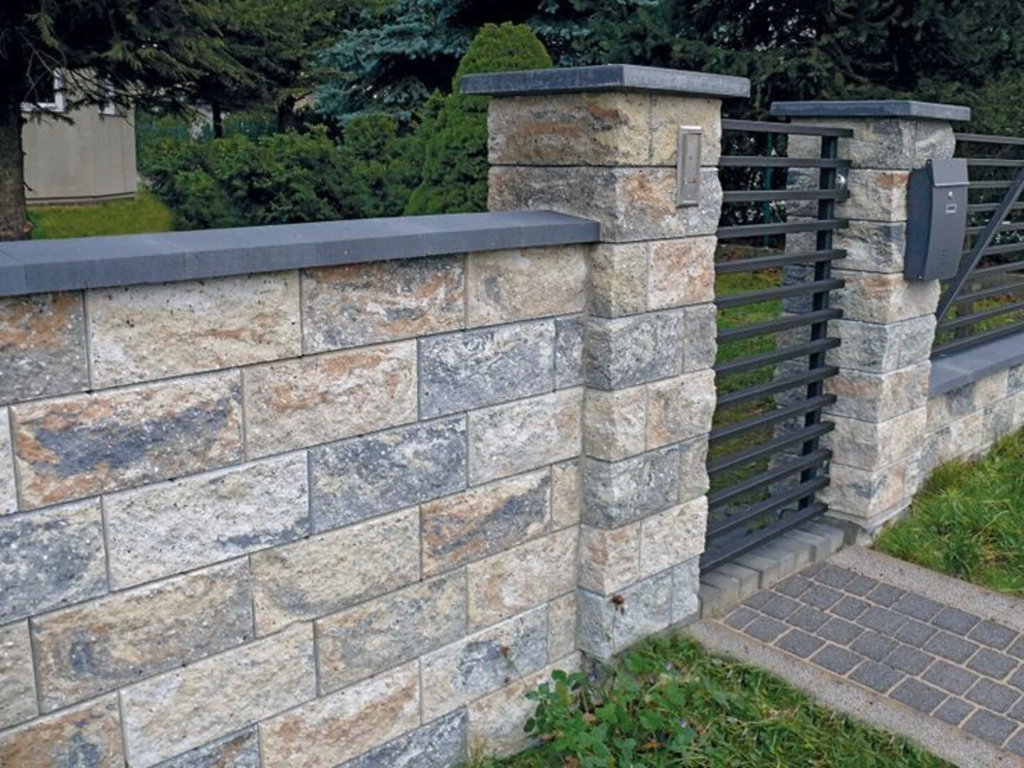 Gạch ốp trụ cổng vân đá