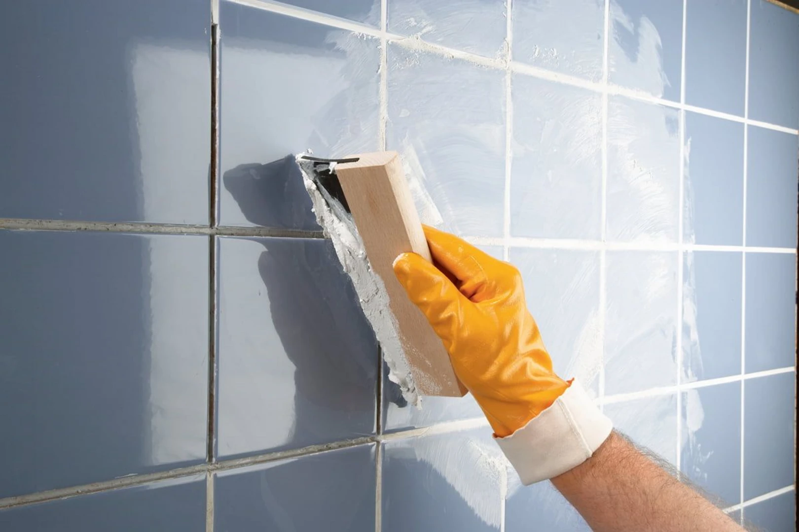 Yếu tố ảnh hưởng đến giá keo chít mạch gạch