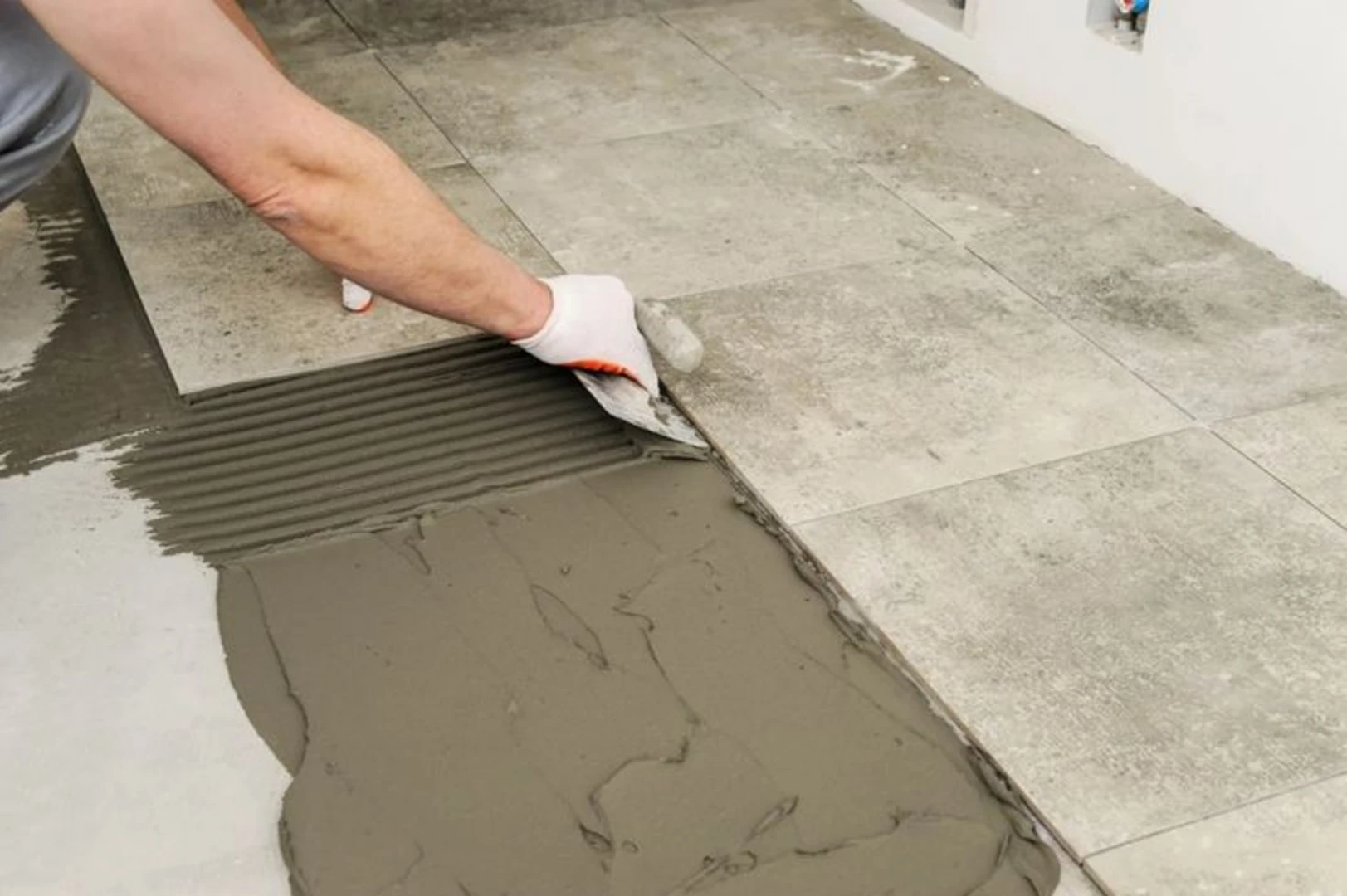 Các yếu tố tác động đến giá thi công lát nền nhà