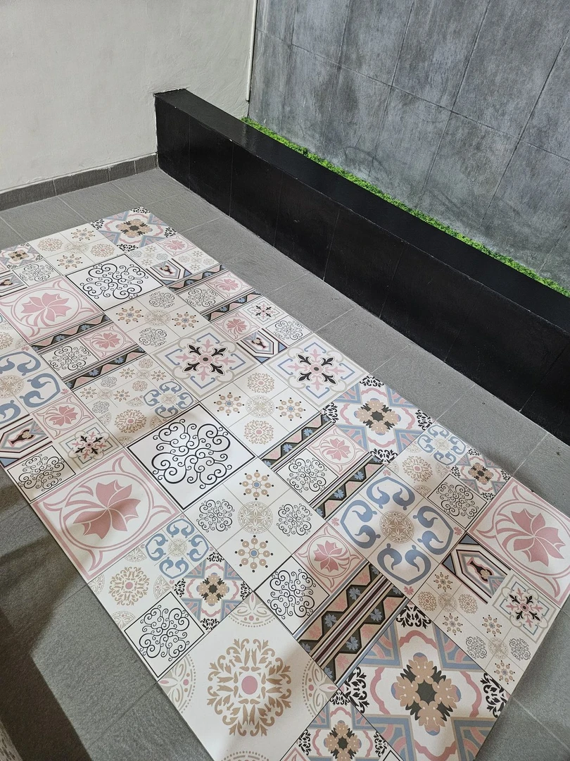 Chất liệu gạch ốp ban công